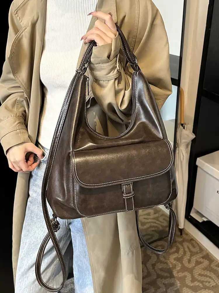 Red PU Shoulder Bag for Womens Autumn New Large Capacity Business Backpack Fashion Matching Underwear Bag Z250303