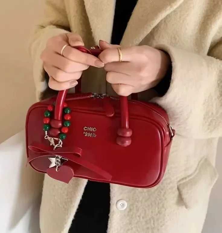 Vintage Red Shoulder Bag with Pillow Shape for Women Party Crossbody Bag Small Handbag for Women with Handle Z250303