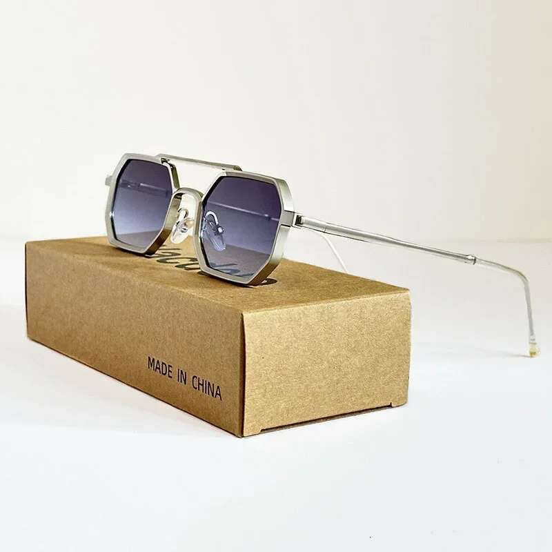 Square Sunglass Men 2025 Steampunk Sunglasses Women Trendy Vintage Punk Fashion Glasses Gafas De Sol Hombre Lunette Soleil Femme