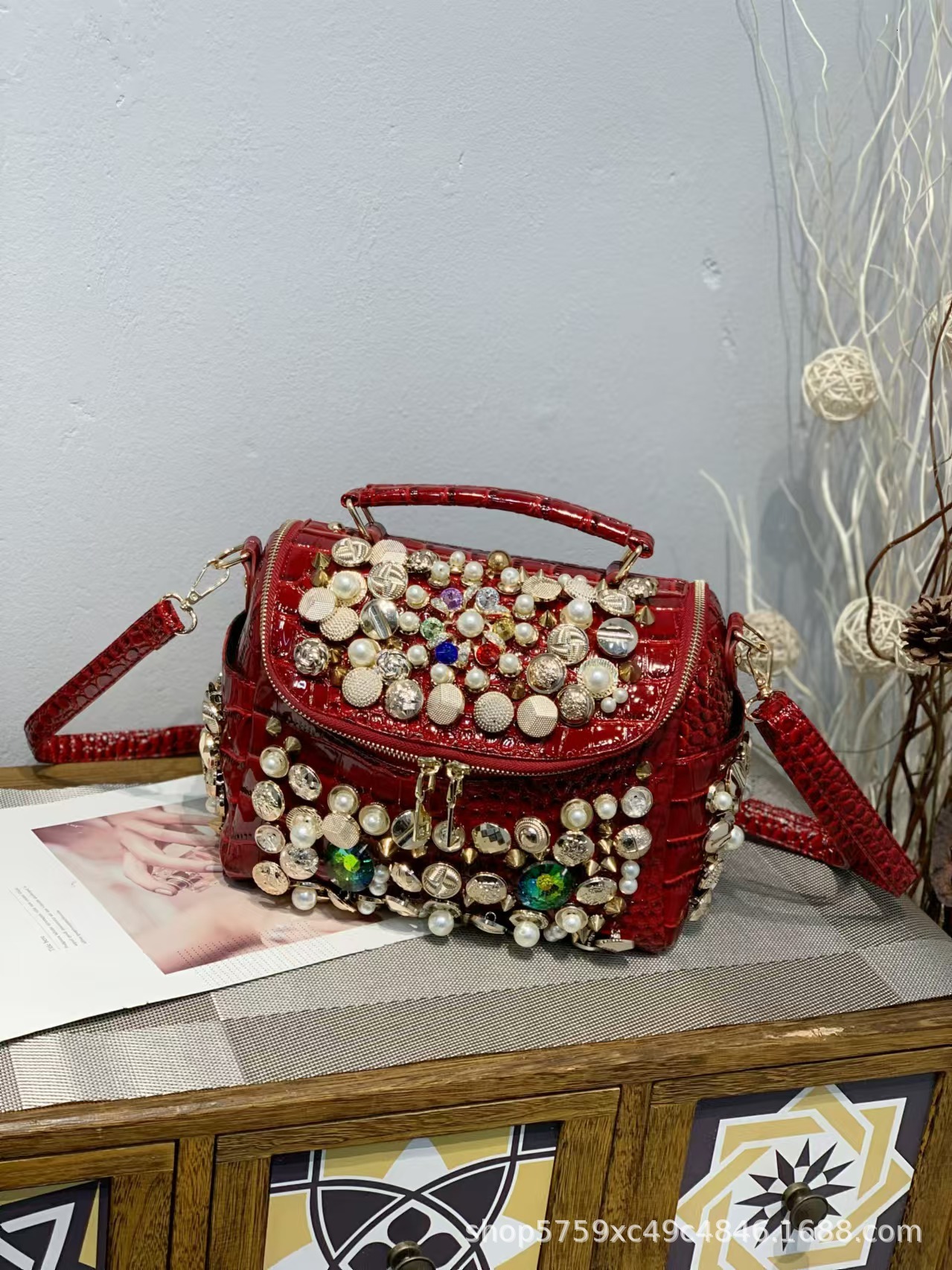 Fashion and Personalized Women's 2025 New Beaded Rivet Water Diamond Single Shoulder Crossbody Bag Versatile Handbag
