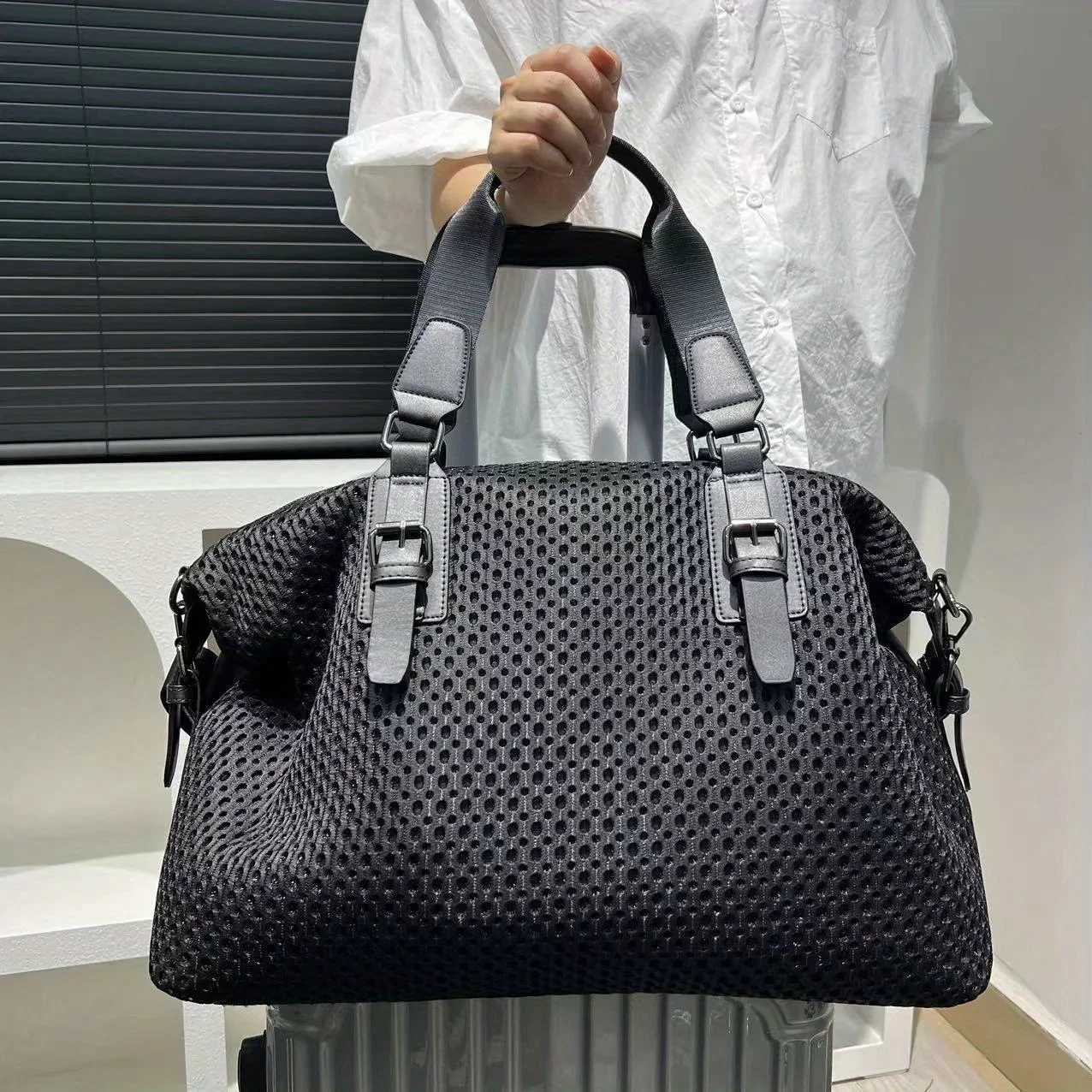 Womens travel bag simple leisure vacation large bag waterproof nylon mesh shoulder messenger bag Y250304