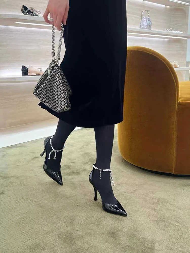2025 new black patent leather high h for wen slim h pointed toes shallow mouth hollow rhine toe sandals Z250304