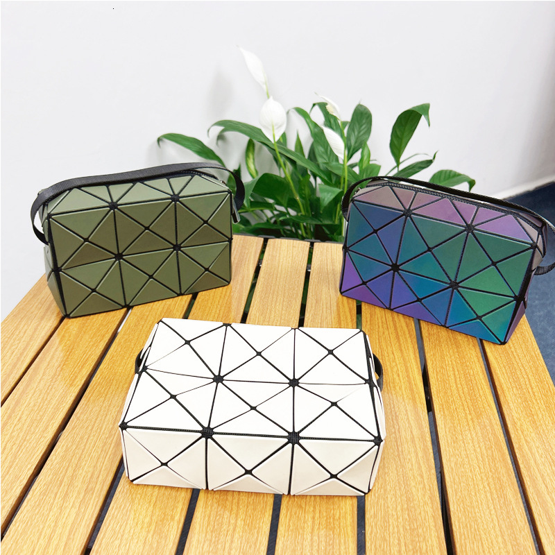 Japanese Cupid small square lifetime diamond grid women's mini mobile phone bag, single shoulder crossbody, unisex style