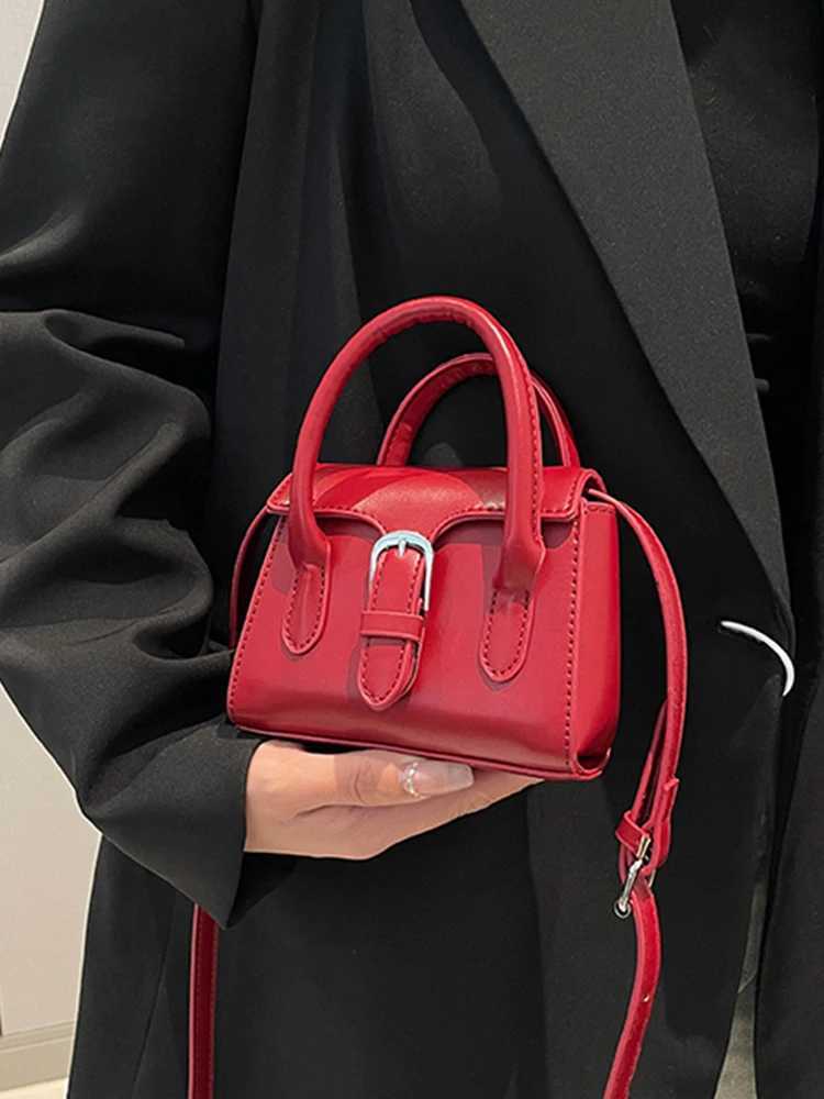 Mini Red PU Leather Flip Flat Bag Suitable for Womens Spring 2025 New Fashion Handbags and Wallets Womens Shoulder Bag Z250303