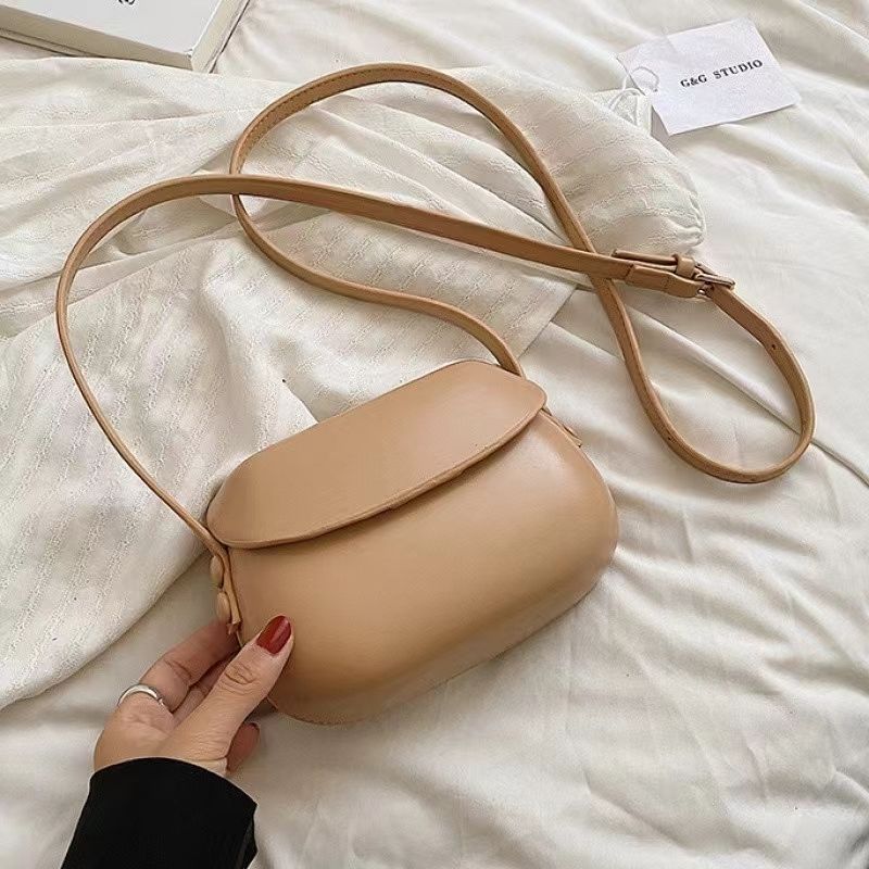 Fashion Saddle Bag Retro Candy Shoulder Bag Versatile Simple Commuter Bag