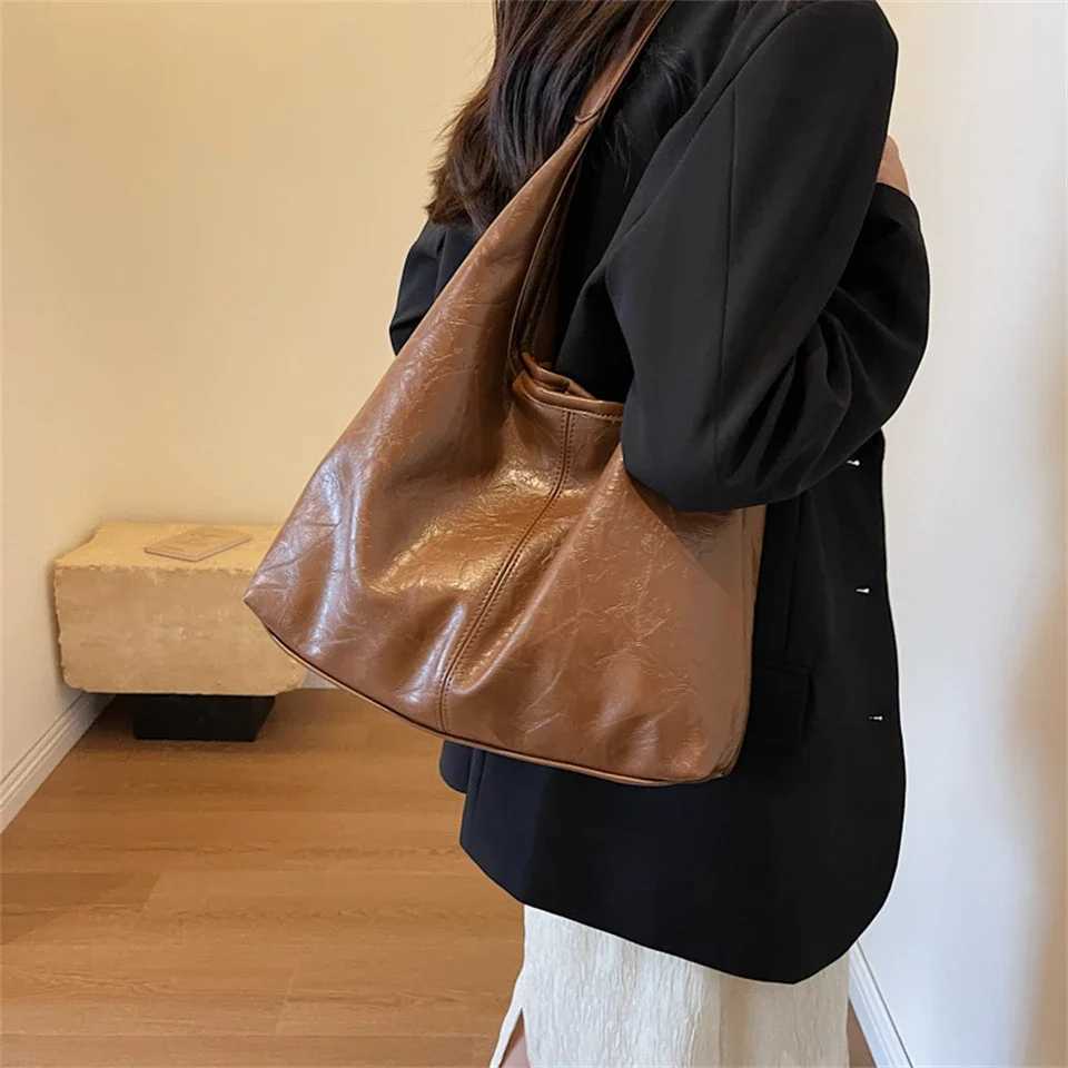 Soft PU Leather Quality Underarm Bag Vintage Wine Red Ladies Shoulder Bag Commuter Large Handbag 2pcs Womens Versatile Tote Bag Z250303