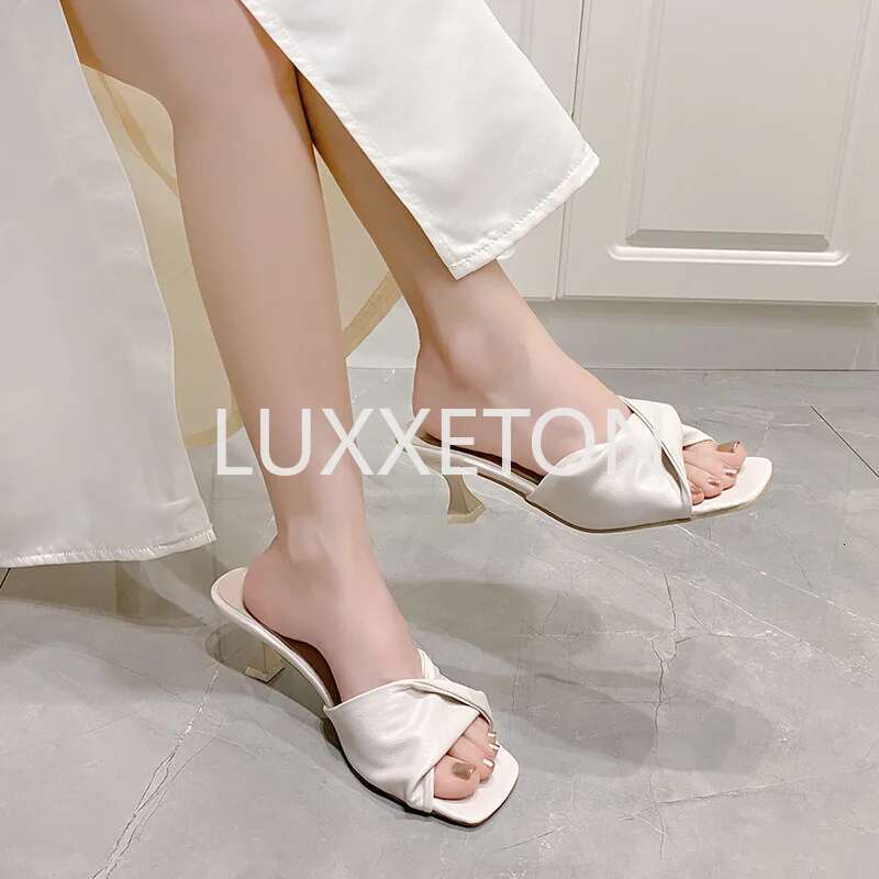 Summer New Women Fashion Square Toe Casual Leather Wear Resistant Roman High Heeled Sandals