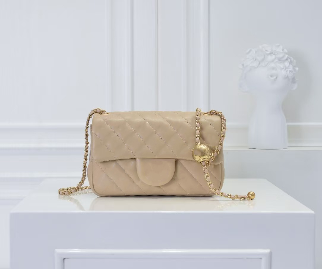 High quality designer women's shoulder bag crossbody bag classic chain buckle metal ball chain shoulder bag luxurious cowhide fashionable handbag armpit bag 20cm