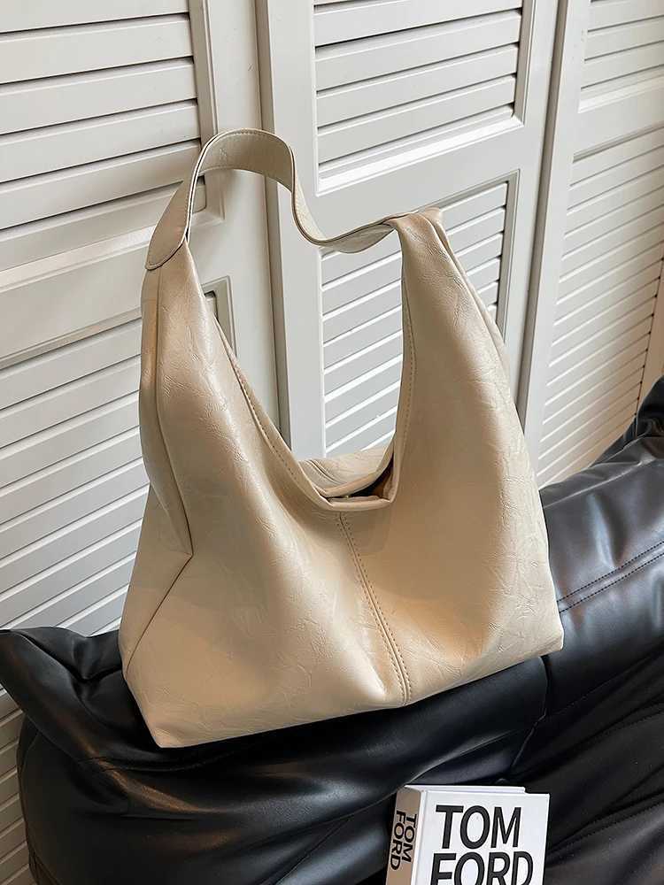Leisure Soft Leather Large Capacity Handbag for Women 2025 New Fashion Red Wedding Bride Shoulder Bags Tote Bucket Bags Z250303