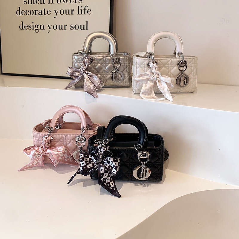Casual handbag summer spring 2025 new fashion trend simple single shoulder crossbody for women niche hot small square bag