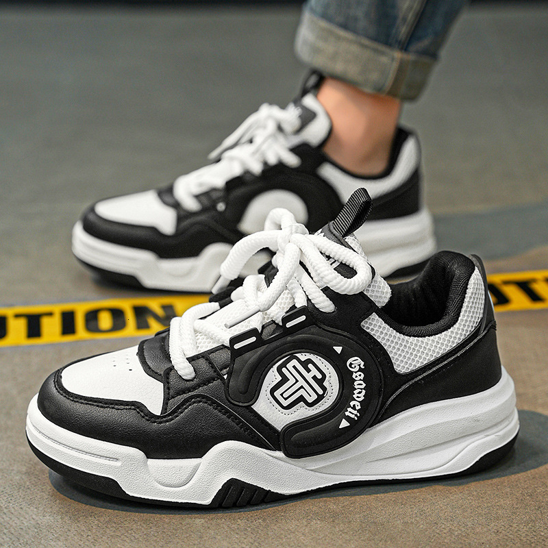 2025 New Light Luxury Niche Design Bread Shoes Men's Board Shoes Casual Chinese Fashion Skateboard Shoes Men's Outdoor Breathable Sports Men