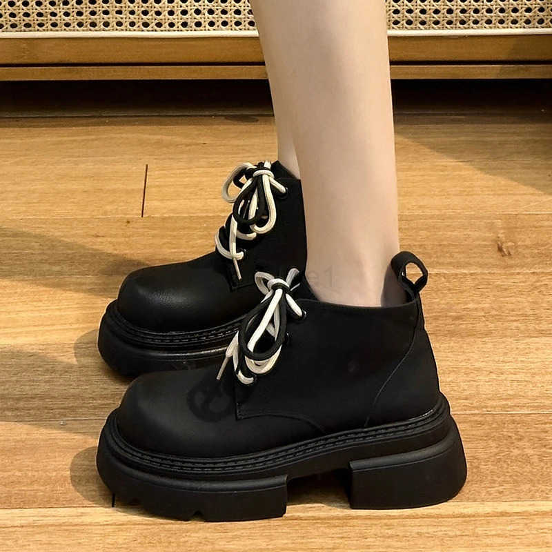 Thick soled raised boots for wen in autumn new niche design motorcycle boots with thick h and lace up work boots fo Z250304