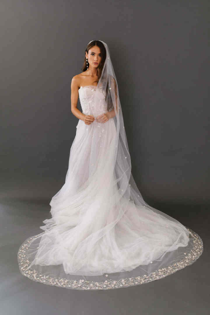 Luxury One Layer wedding Veil Cathedral Veil Tulle Bridal Veil With Comb Ivory White Veil Wedding Accessories Customized veil