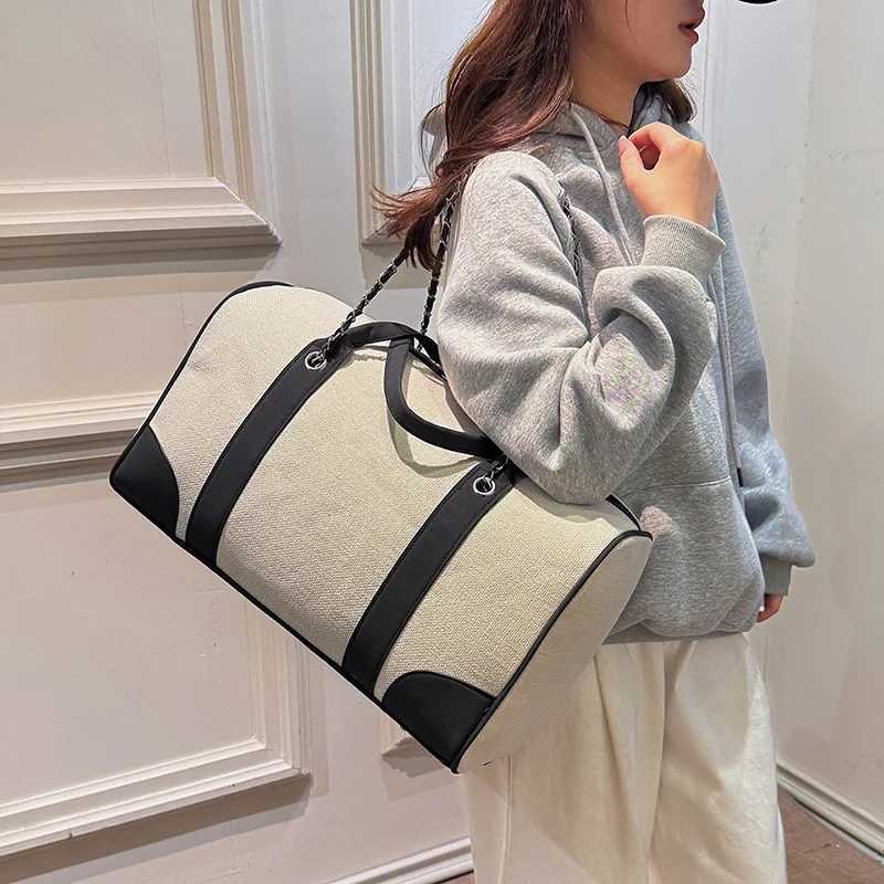 New high-capacity contrasting canvas travel handbag simple and stylish shoulder business bag Y250304