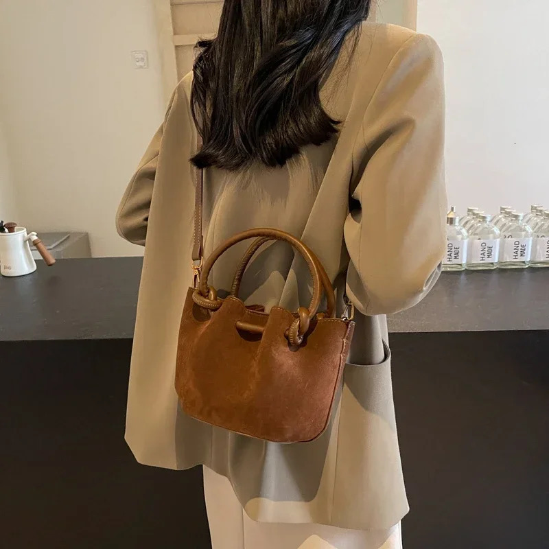 Sewing Thread PU Zipper Womens Crossbody Bags Versatile Womens Bags High Quality Basic Style Youth Shoulder Bags 250303