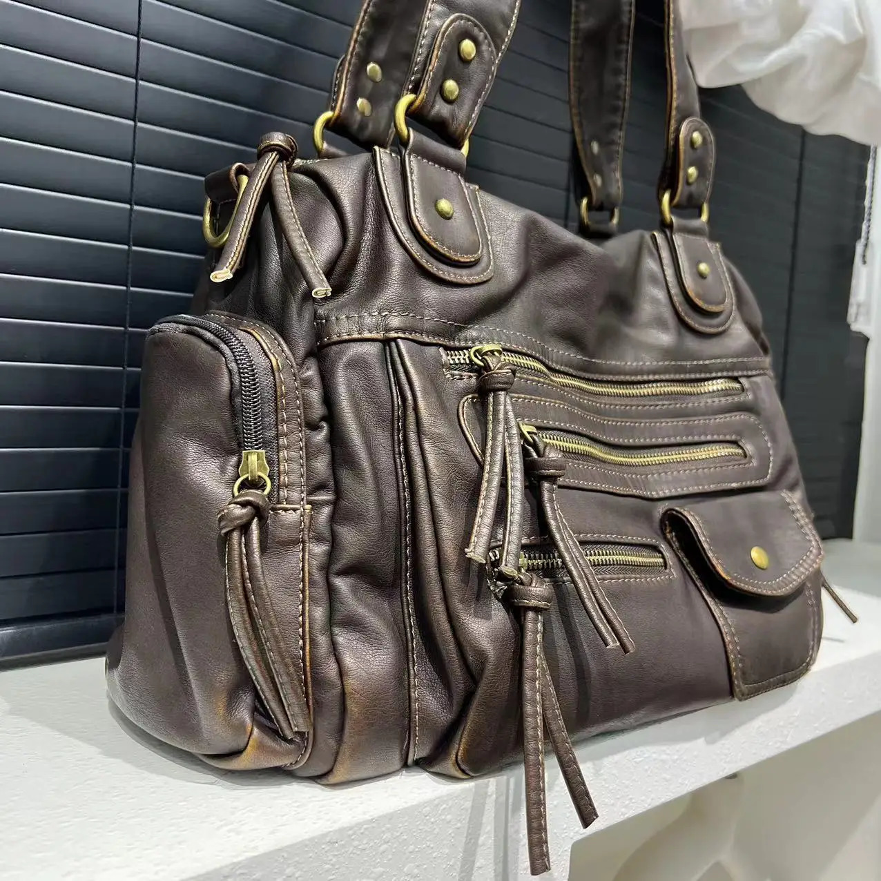 Y2K Single Shoulder Crossbody Bag Vintage Washed Leather Motorcycle Bag Large Capacity Multi Pocket Bag 250228