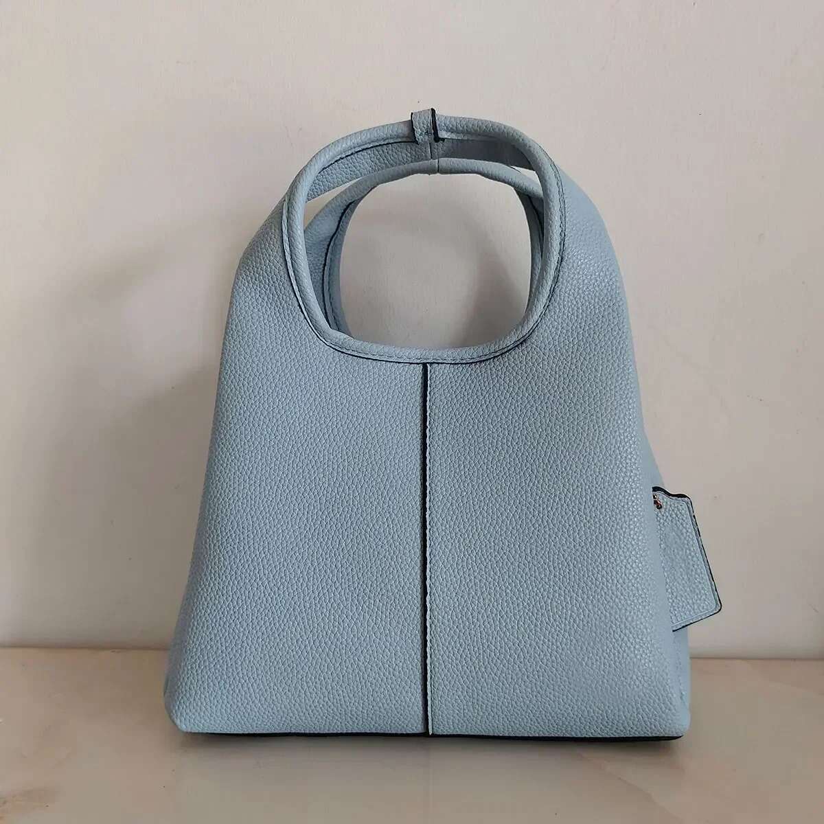 2025 P Ins Hot Fashion Women Designer Handbag High Quality Large Casual Retro Tote Bag