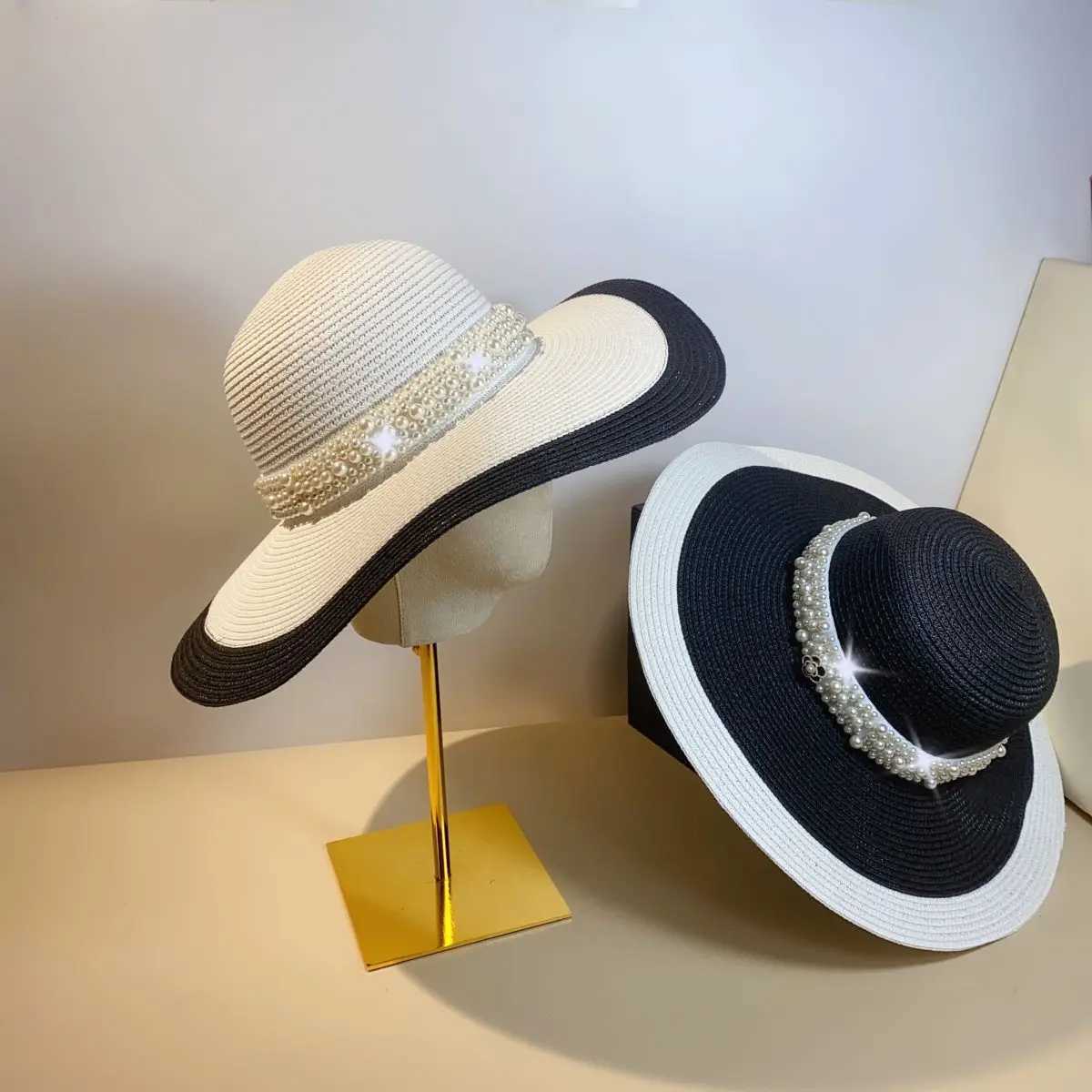 Spring and summer seaside holiday sunshade hat Small Xiangfeng Pearl color matching large brim str hat Sunshade beach hatXJ250304