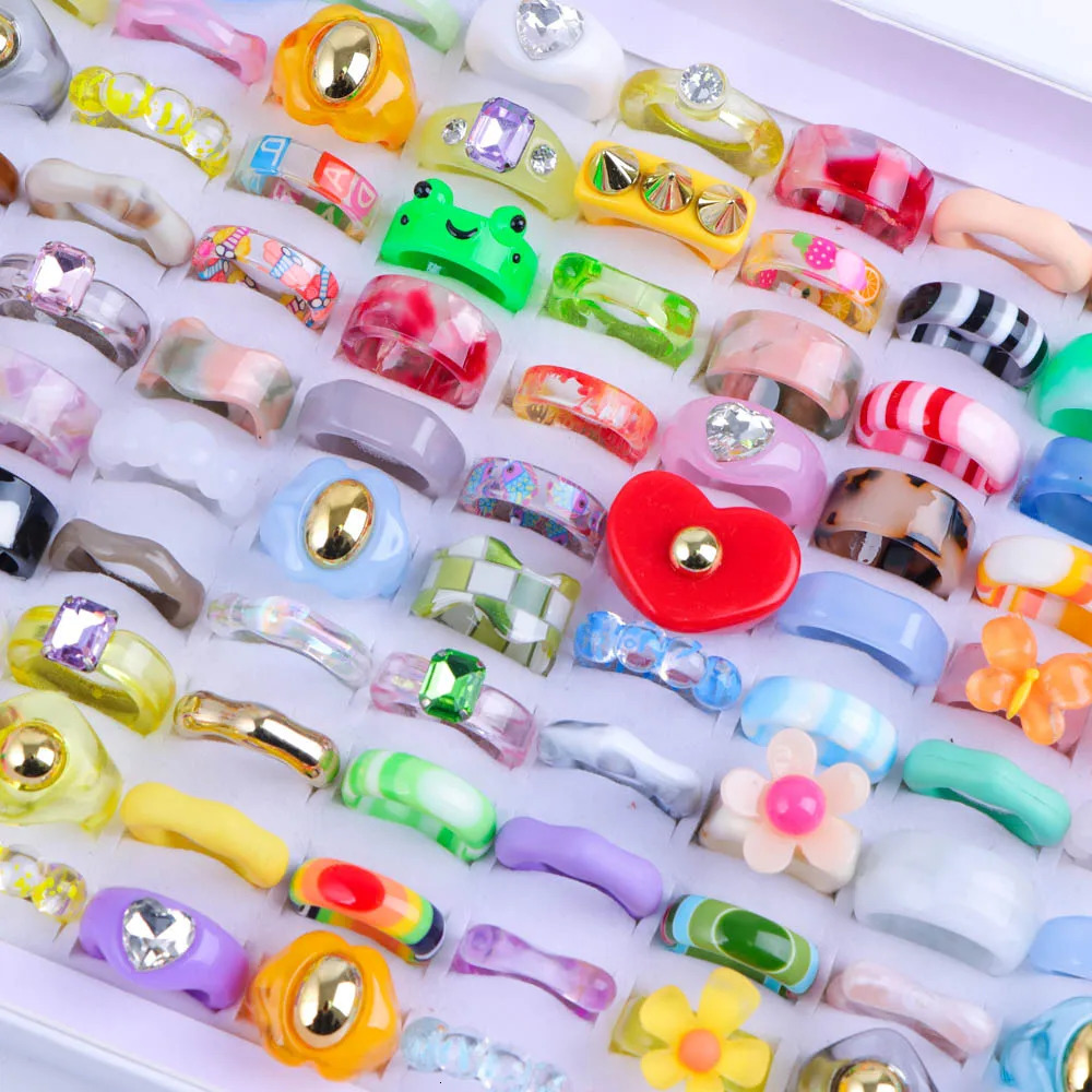 30 pieces/batch of fashionable colored transparent heart-shaped rhinestone resin acrylic rings suitable for mixed styles of women girls jewelry party 