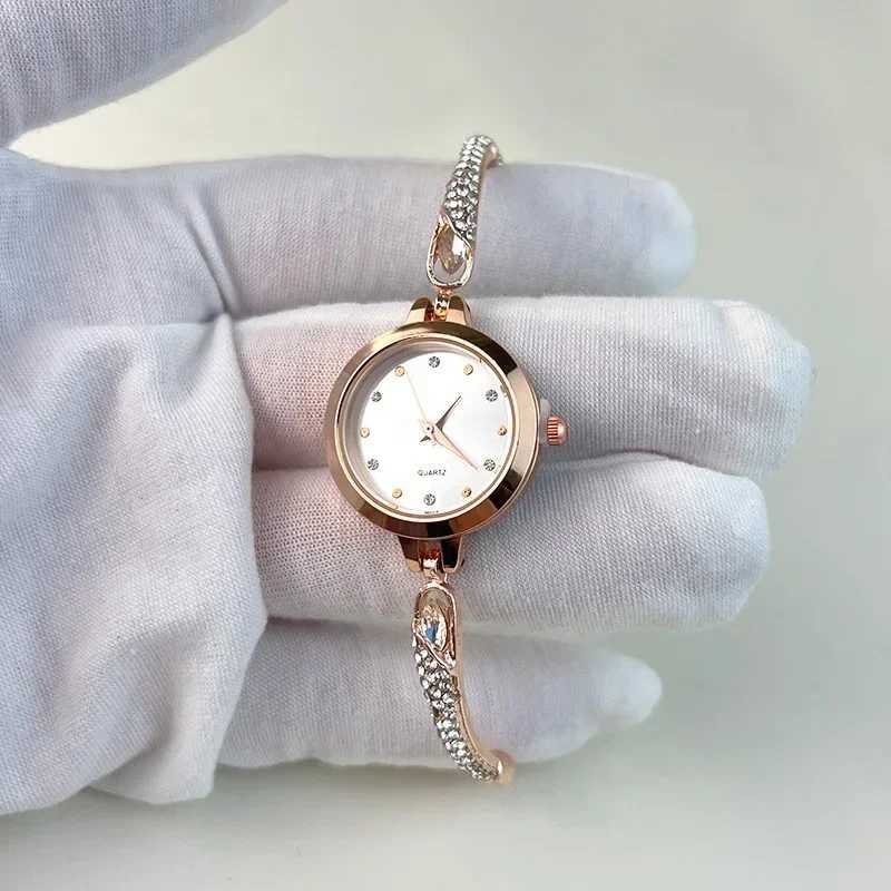 Womens New Quartz Water Diamond Slim and Exquisite Bracelet Womens Korean Quartz Wristlets LeisureXJ250304
