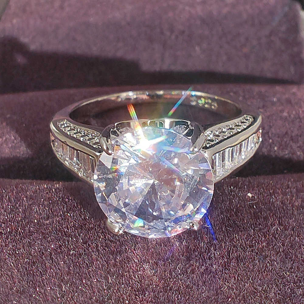 Couple Rings Fashionable new claw set simulated diamond ring with full diamond zircon for women f994 H25303