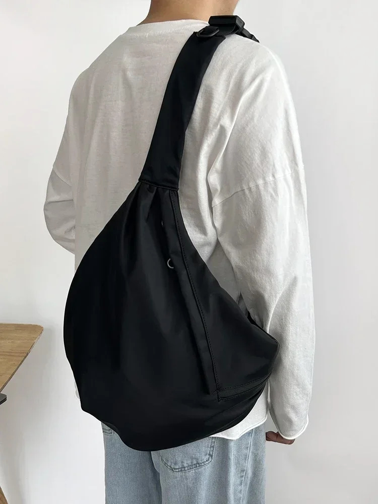 Japanese Travel Shoulder Man Bag Streetwear Style College Teens Sling Mens Bag Messenger Bags Causal School Cross Bag 250303