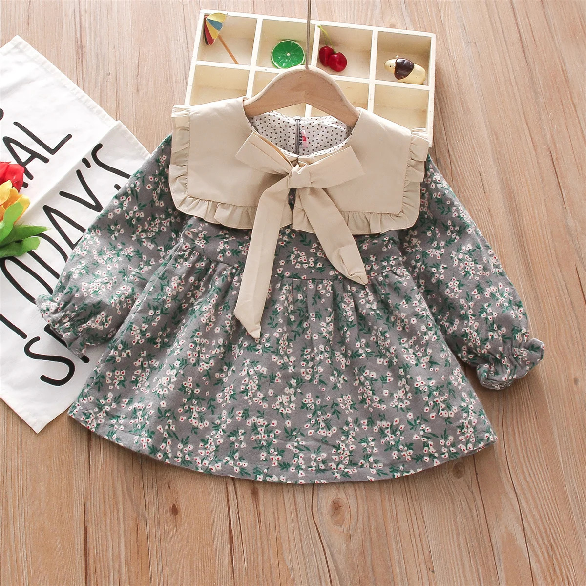 Autumn And Winter Girls Dress Countryside Fragmented Flower Bow Lace Lapel Sweet Long Sleeve Forest Style Wear 250303