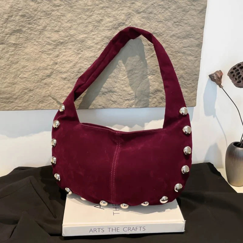 Vintage silver rivet suede shoulder bag winter suede handbag Versatile Creative Personality Underarm bag 250228