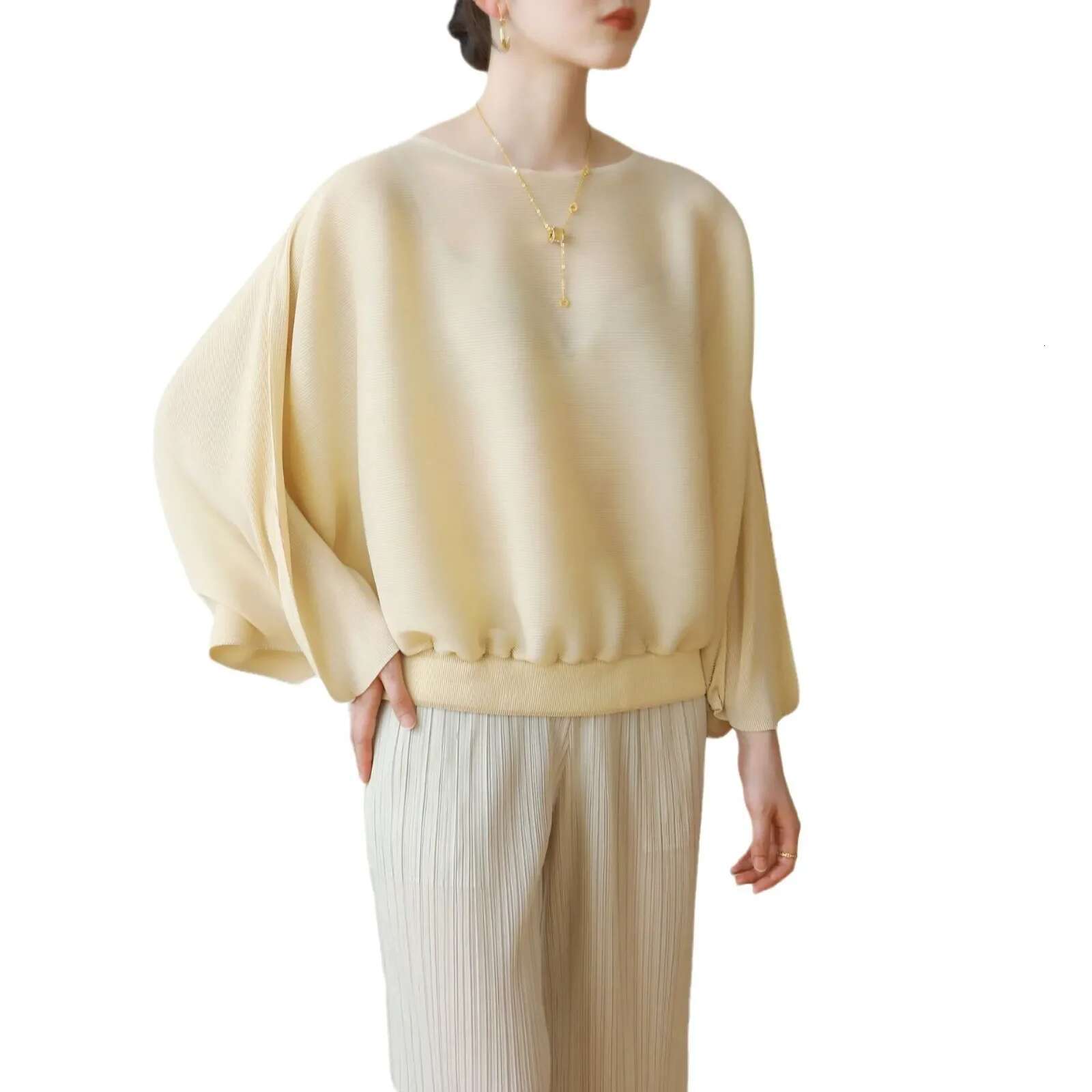 SXZ T-Shirt 2025 Early Spring New Miyake High-End Pleats Designer Model Slouchy Style Loose Casual Top Women Clothing