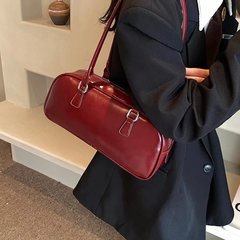 Fashion Womens Bag Selling Large Capacity Womens Shoulder Bag High Quality Versatile Stick Bag 250228