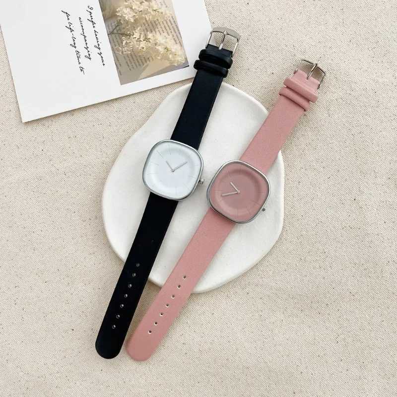 Fashion Soft Sile Str Quartz Wristes for Women Ladies rs Miler Mens Watch Black White CoupleXJ250304