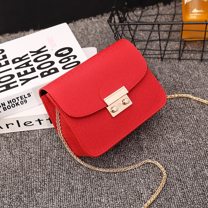 Chic Mini Crossbody Phone Pouch with Chain Detail Ideal Accessory for Warm Weather Fashion