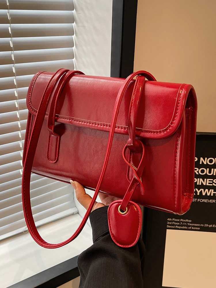Fashion Red Shoulder Bags For Women Trendy Textured Solid Color Handbag Autumn Winter Versatile Female Underarm Pack Z250303