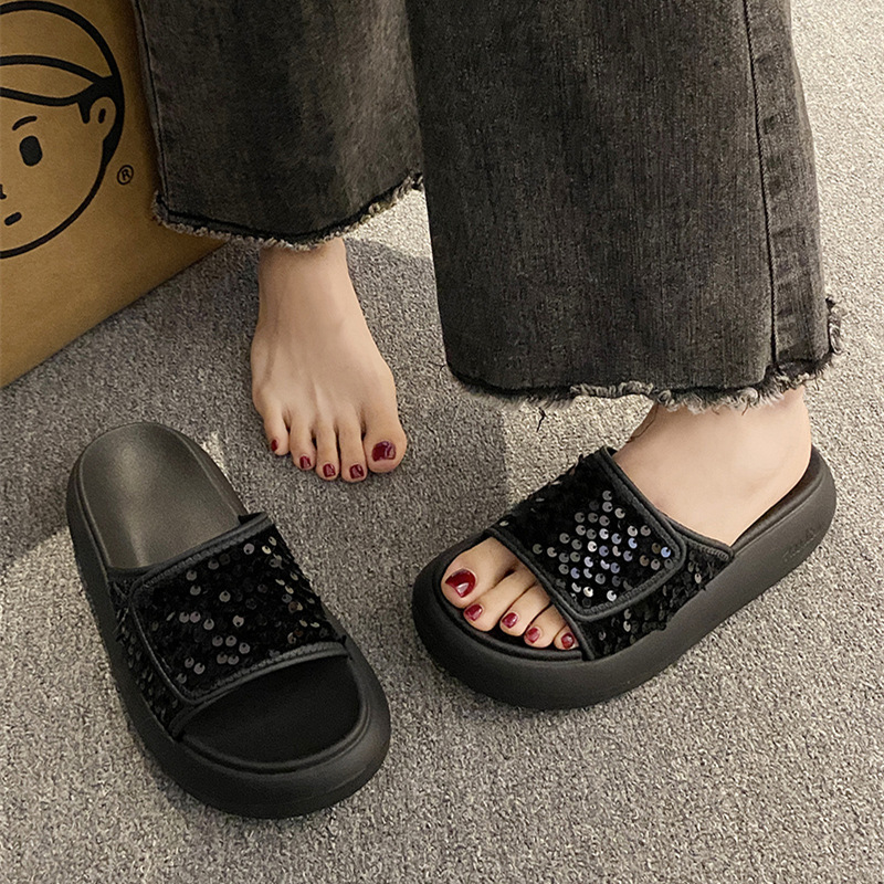 2025 New French Pearl Thick Sandals Designer Women's Summer Clothing Hot Selling Soft Bottom Anti slip EVA Slippers Trendy Casual Shoes