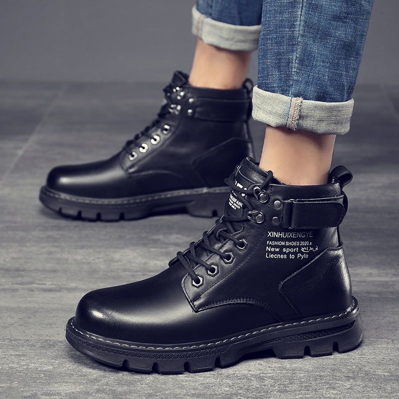 Designer s New Lightweight High Top Outdoor Shoes For Spring And Summer 2025 Multifunctional Trendy Versatile Thick Soled Men s Casual Short Leather B