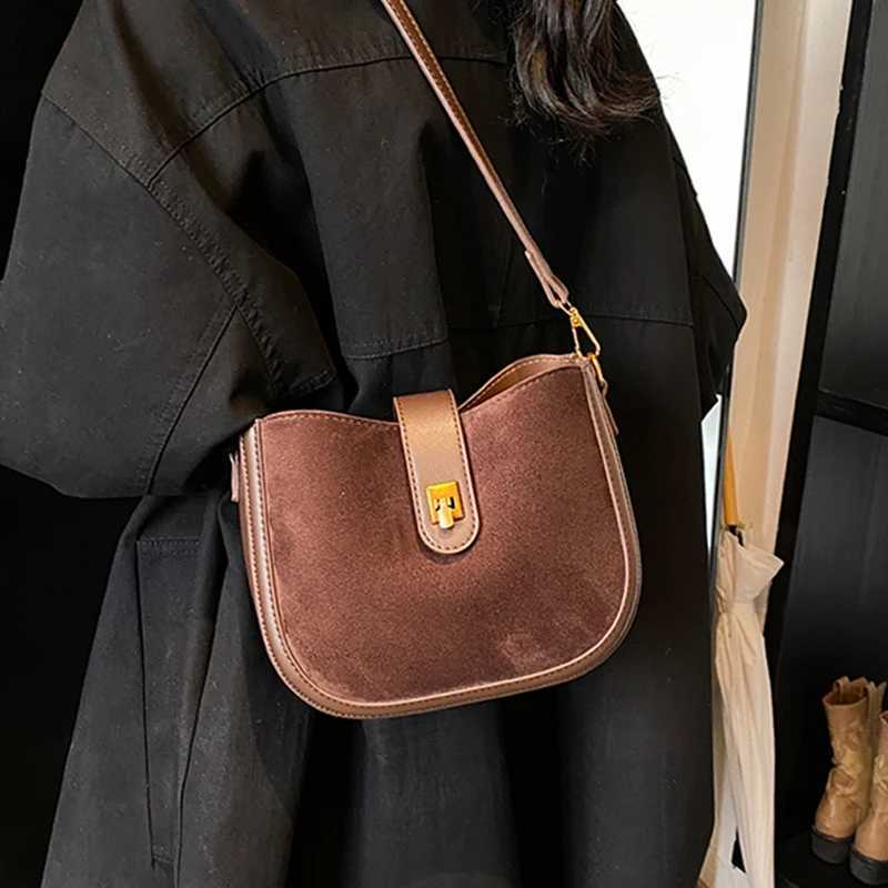 2025 Spring New Womens Single Shoulder Bag Texture Leather Crossbody Bag Korean Red Versatile Handbags Trend Z250303