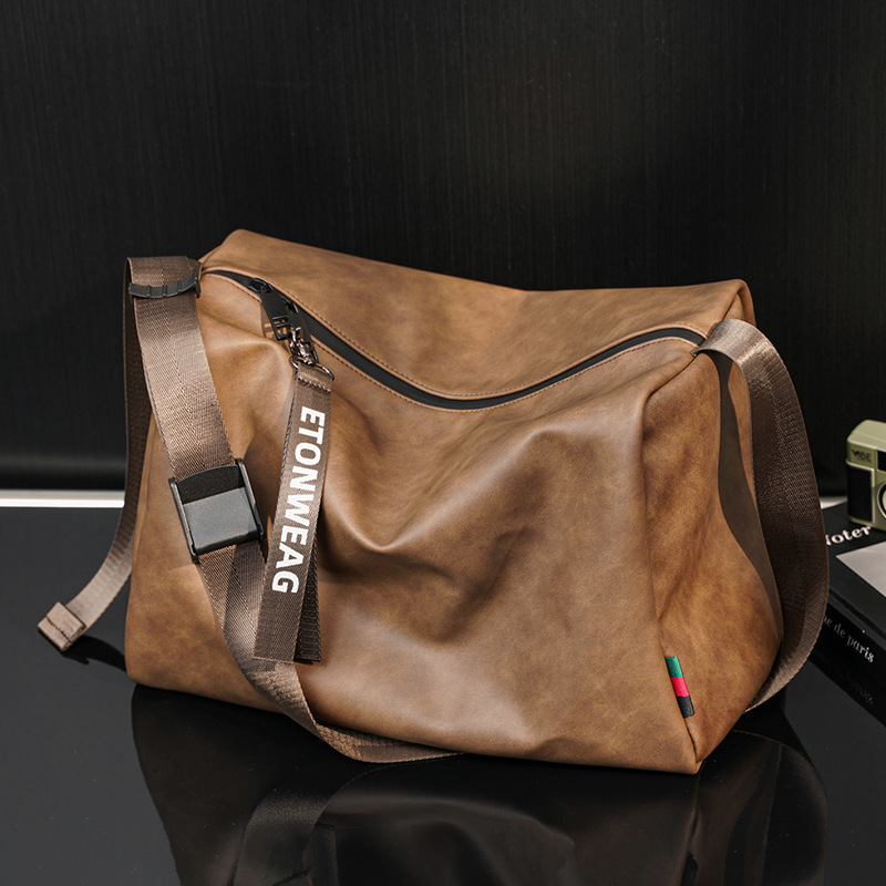 Designer Designer 2025 New Large Capacity Fashionable Fitness Korean Version Men's Crossbody Casual Shoulder Bag Trend