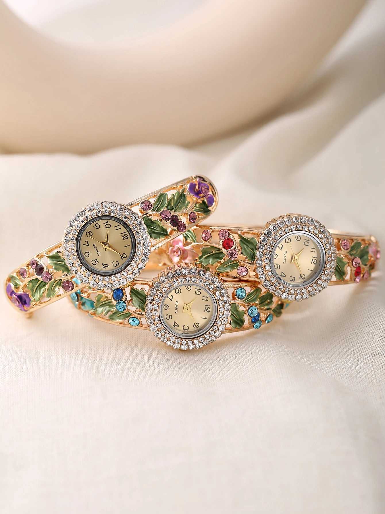 Womens New Retro Light Luxury Rare Quartz BraceletXJ250304
