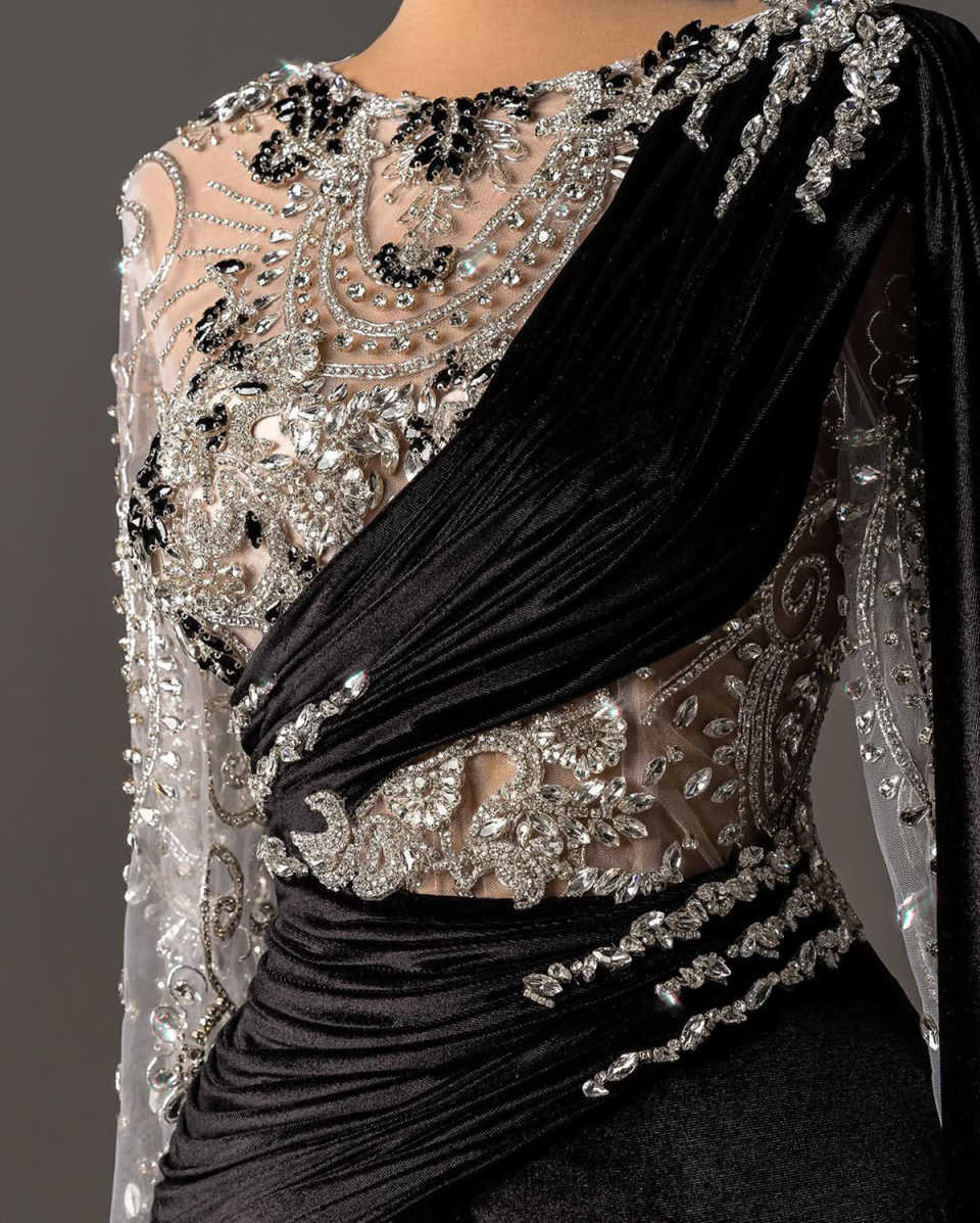 Classic Evening Dresses For Women O Neck Long Sleeves Gown Crystal Sweep Train Party Customized Dress
