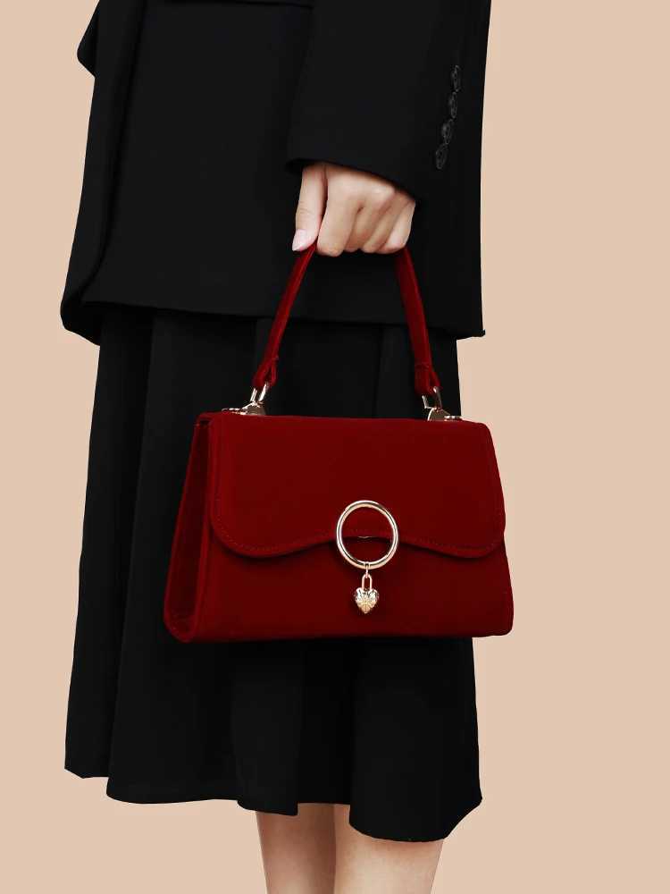 Luxury Velvet Design Wedding Bag Women Classic Wine Red Soft Handle Small Handbags High-Grade Sense Bridal Trapeze Bag Z250303