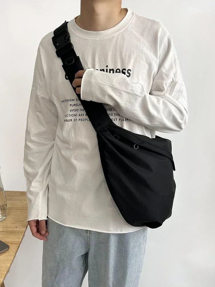 Japanese Travel Shoulder Man Bag Streetwear Style College Teens Sling Mens Bag Messenger Bags Causal School Cross Bag 250303