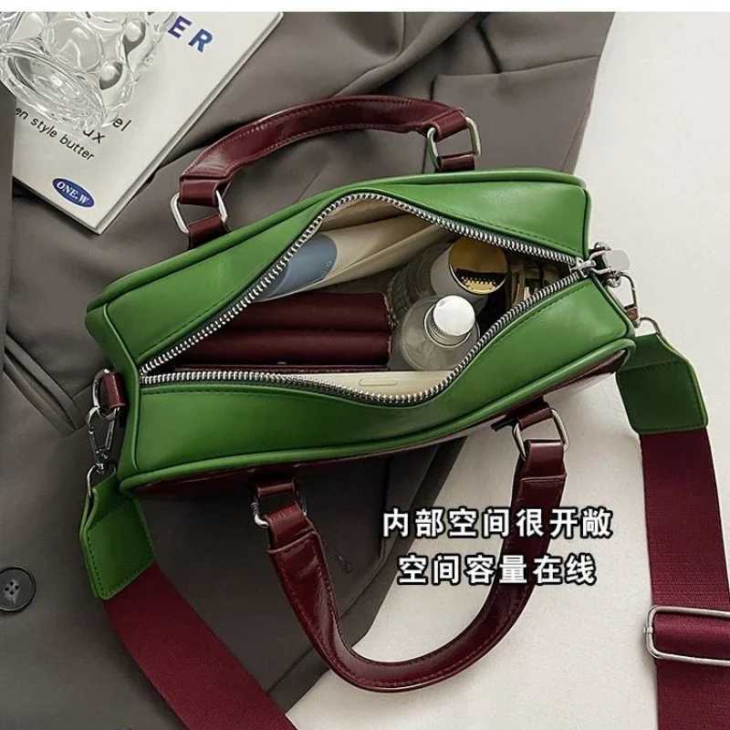Wine Red Contrast Boston Womens Bag 2025 Autumn/Winter Niche Designer Bag Single Shoulder Ten Font French Handbag Z250303