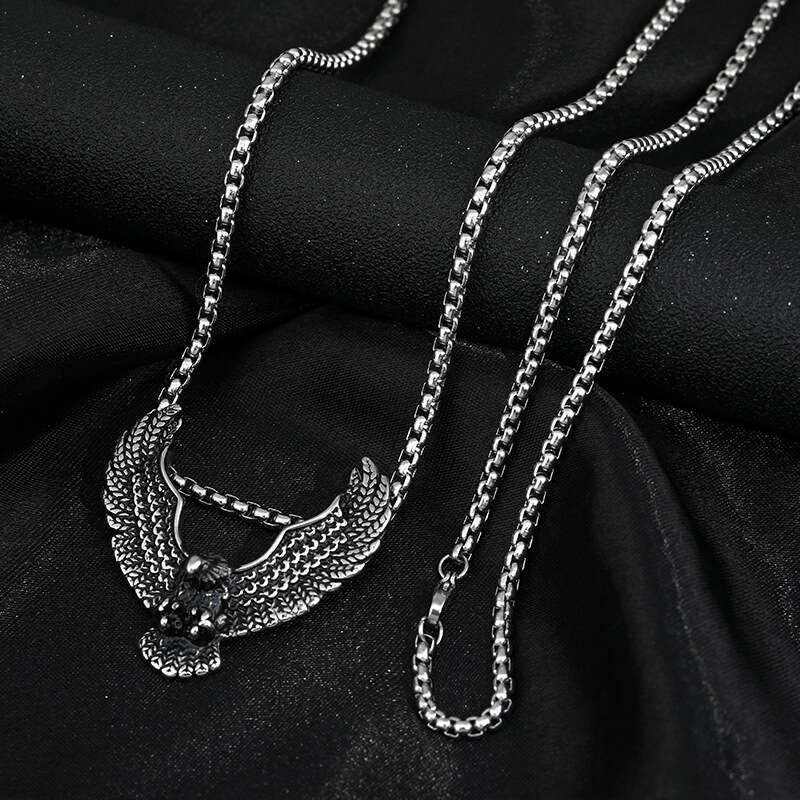 Internet celebrity Japanese Korean men's and women's titanium steel eagle necklaces, cross ornaments, personalized hip-hop sweater chains