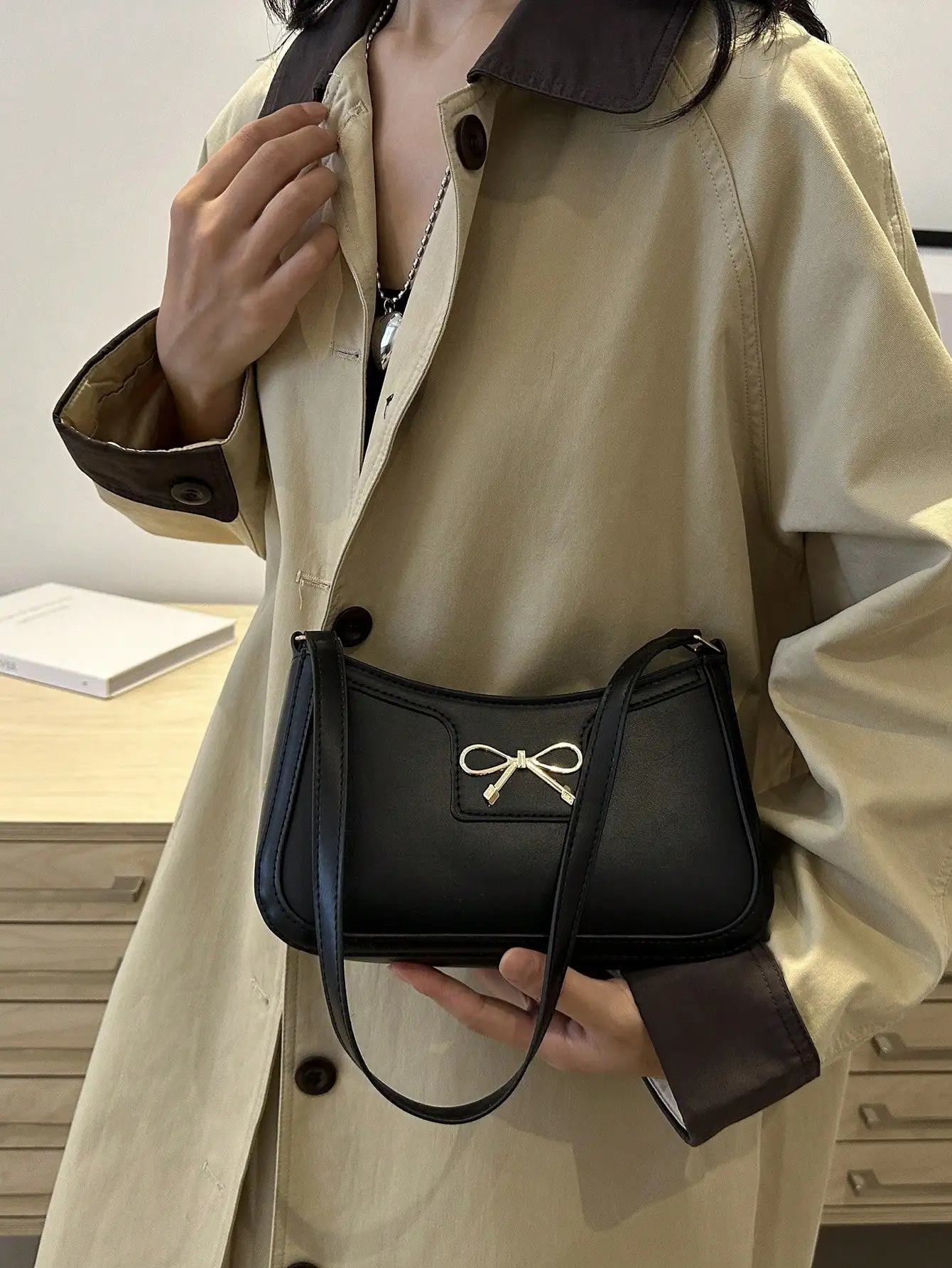 Womens handbag autumn and winter shoulder and armpit handbag Korean fashion cross shaped bag bow decoration 250228