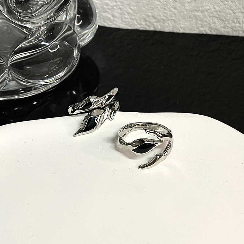 Couple Rings Design a niche Instagram account with a cool and high-end style personalized and dark open mouth couple ring index finger H25303