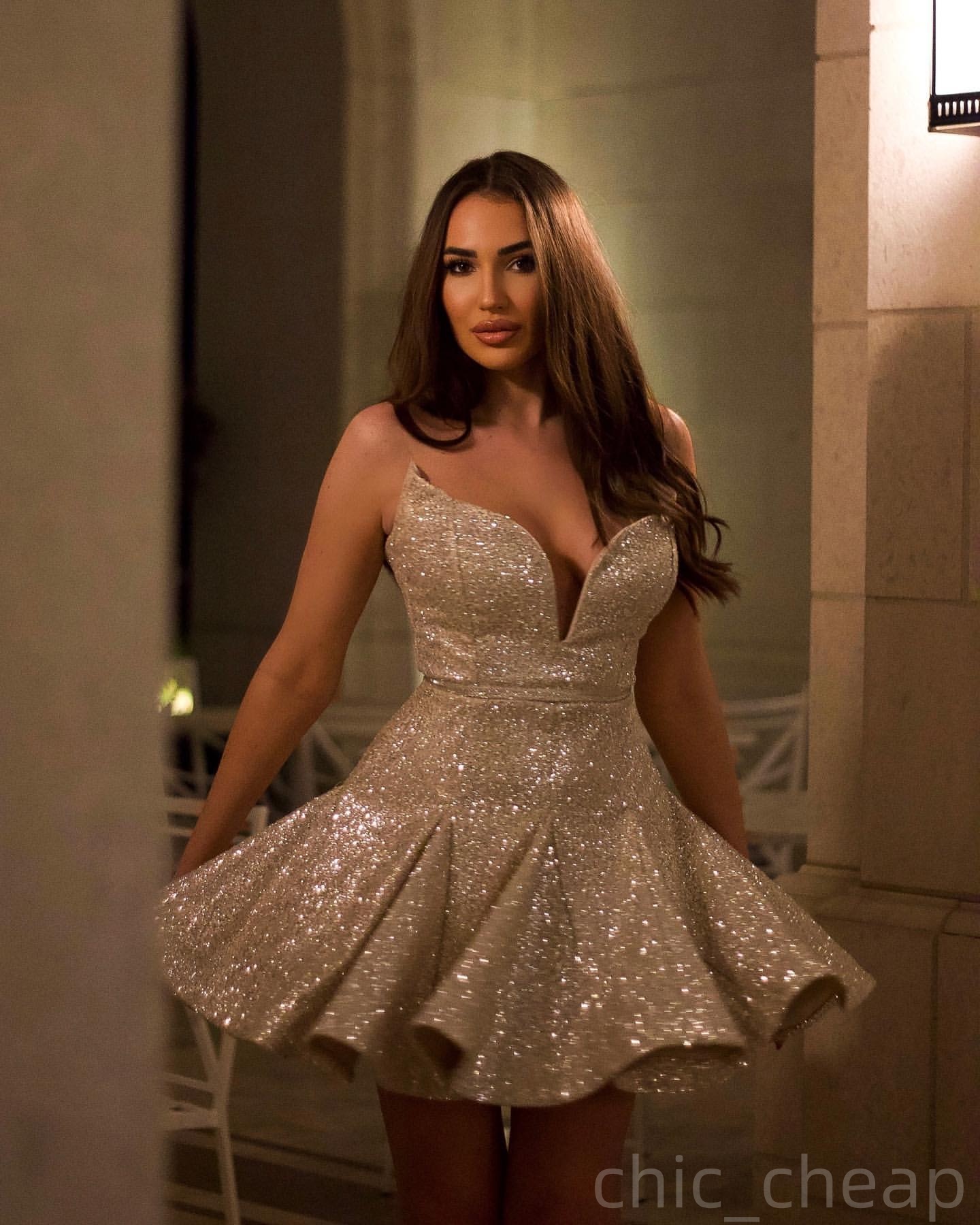 Chic Gold Mermaid Cocktail Dress Halter Sequined Sparkly Short Mini Graduation Homecoming Dresses For Special Occasions Sweetheart Gowns