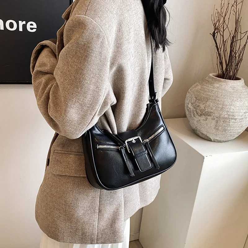 Luxury Women Brand PU Leather Crossbody Bag Retro Lock Small Hobos Messenger Bag Y250303