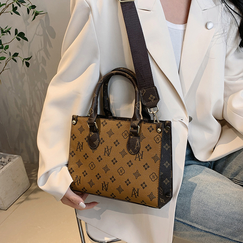2025 designer Shoulder tote Bags For womans printing handbag Fashionable flap women messenger bag