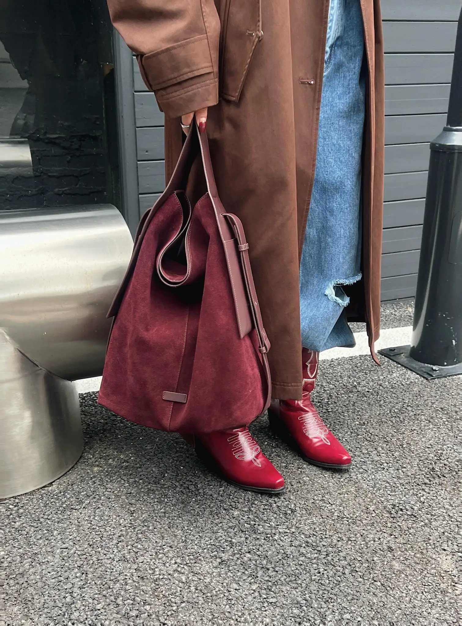 Hot Sale Winter Stylish Large Capacity Commuter Tote Ear Hanging Strap Suede Leather Women Shoulder Bag Wine Red Coffee Handbag Z250303