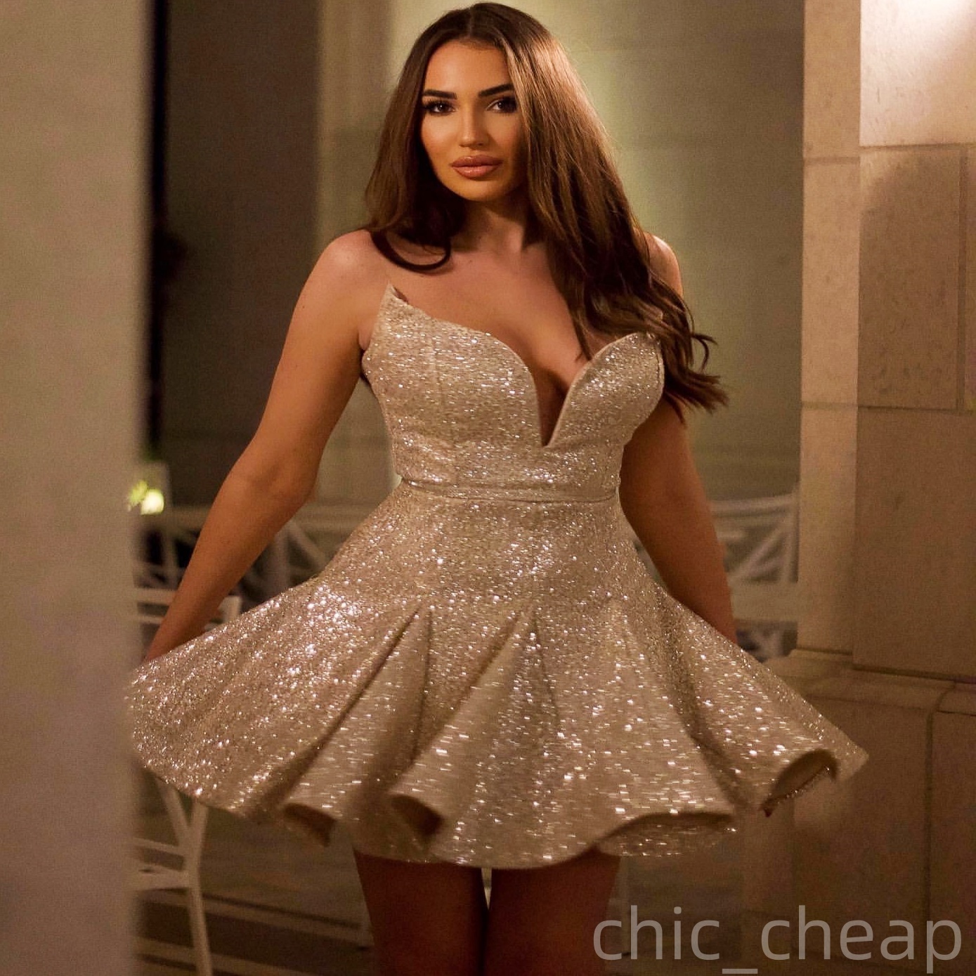 Chic Gold Mermaid Cocktail Dress Halter Sequined Sparkly Short Mini Graduation Homecoming Dresses For Special Occasions Sweetheart Gowns